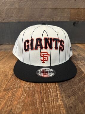 NWT New Era Giants Cooperstown Collection Pinstripe 9Fifty SnapBack Hat